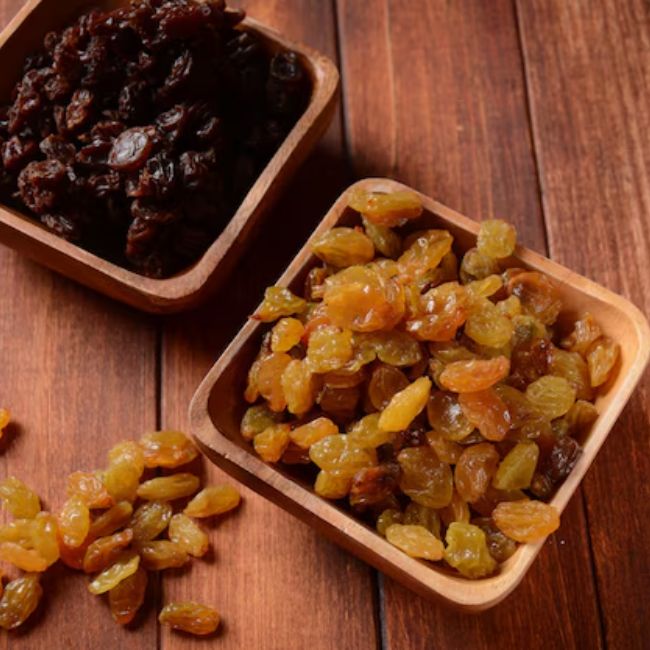 BENEFITS OF RAISIN WATER